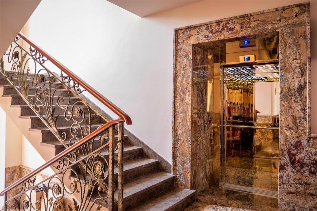 Hotel Boka ティラナ エクステリア 写真