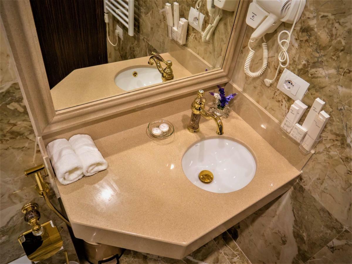 Hotel Boka ティラナ エクステリア 写真